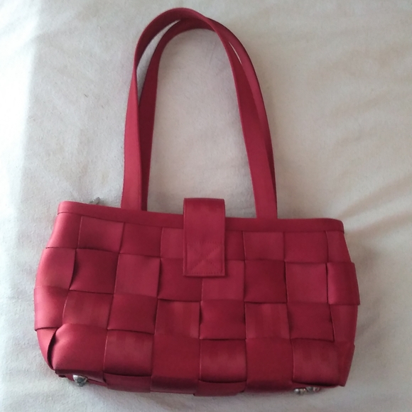 Vintage Mercedes-Benz seatbelt short strap shoulder bag - Picture 2 of 5